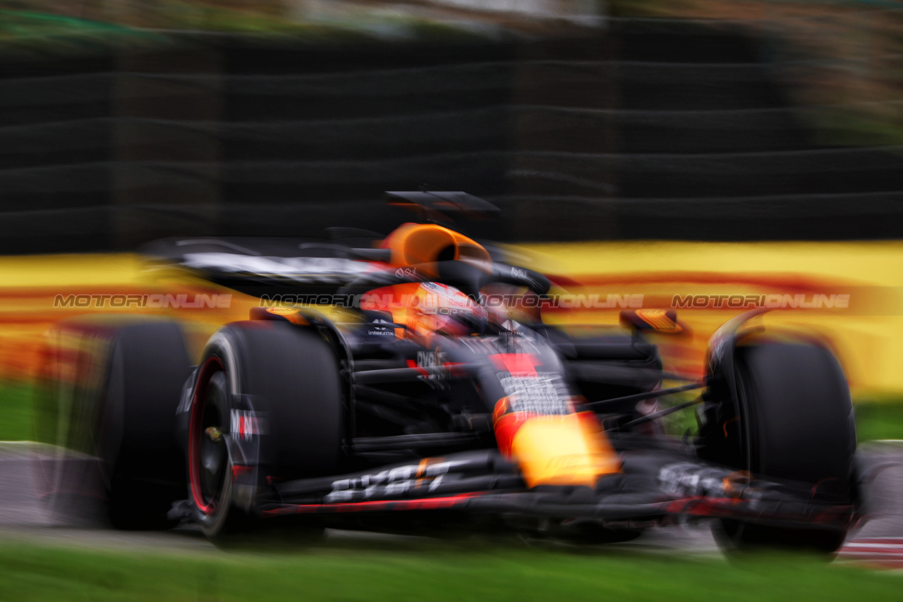 GP GIAPPONE, Max Verstappen (NLD) Red Bull Racing RB19.

22.09.2023. Formula 1 World Championship, Rd 17, Japanese Grand Prix, Suzuka, Japan, Practice Day.

 - www.xpbimages.com, EMail: requests@xpbimages.com © Copyright: Coates / XPB Images