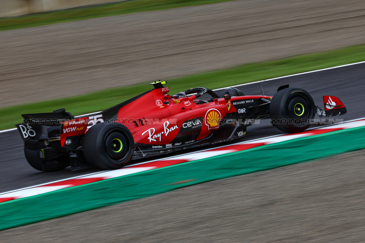 GP GIAPPONE, Carlos Sainz Jr (ESP), Ferrari 
22.09.2023. Formula 1 World Championship, Rd 17, Japanese Grand Prix, Suzuka, Japan, Practice Day.
- www.xpbimages.com, EMail: requests@xpbimages.com © Copyright: Charniaux / XPB Images