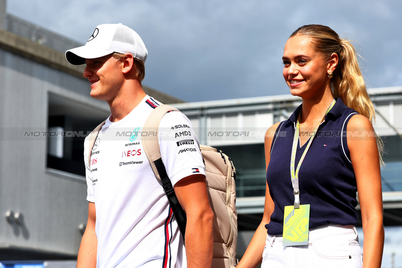 GP GIAPPONE, (L to R): Mick Schumacher (GER) Mercedes AMG F1 Reserve Driver with Domenica Laila Hasanovic (DEN).

22.09.2023. Formula 1 World Championship, Rd 17, Japanese Grand Prix, Suzuka, Japan, Practice Day.

 - www.xpbimages.com, EMail: requests@xpbimages.com © Copyright: Coates / XPB Images