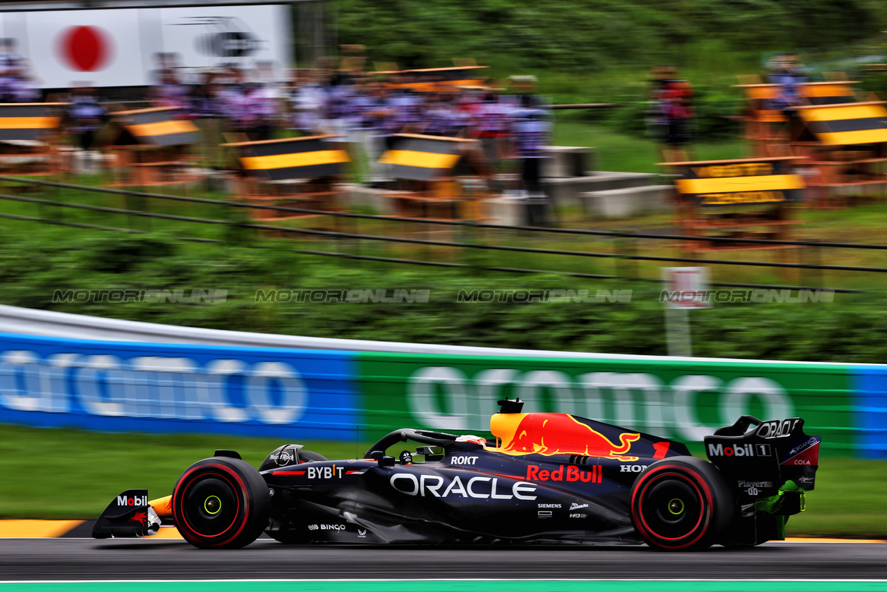 GP GIAPPONE, Max Verstappen (NLD) Red Bull Racing RB19.

22.09.2023. Formula 1 World Championship, Rd 17, Japanese Grand Prix, Suzuka, Japan, Practice Day.

- www.xpbimages.com, EMail: requests@xpbimages.com © Copyright: Batchelor / XPB Images