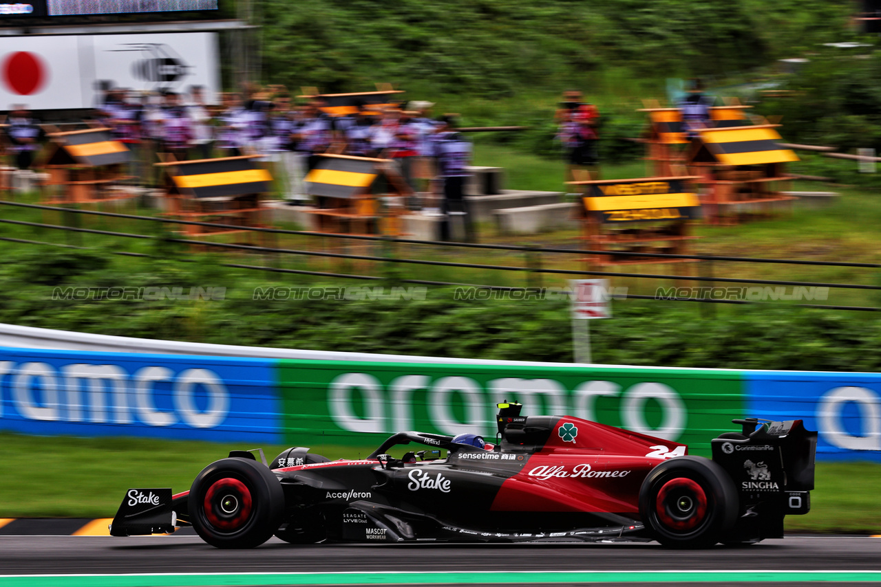 GP GIAPPONE, Zhou Guanyu (CHN) Alfa Romeo F1 Team C43.

22.09.2023. Formula 1 World Championship, Rd 17, Japanese Grand Prix, Suzuka, Japan, Practice Day.

- www.xpbimages.com, EMail: requests@xpbimages.com © Copyright: Batchelor / XPB Images