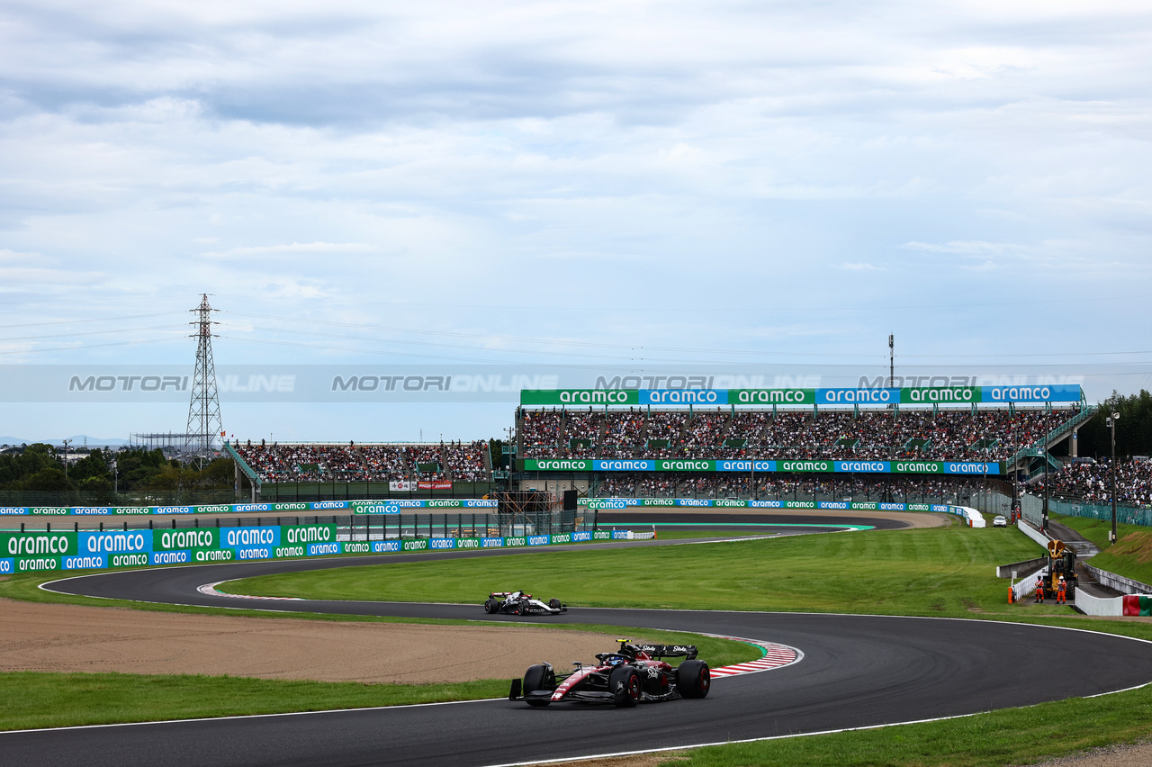 GP GIAPPONE, Guanyu Zhou (CHI), Alfa Romeo Racing 
22.09.2023. Formula 1 World Championship, Rd 17, Japanese Grand Prix, Suzuka, Japan, Practice Day.
- www.xpbimages.com, EMail: requests@xpbimages.com © Copyright: Charniaux / XPB Images