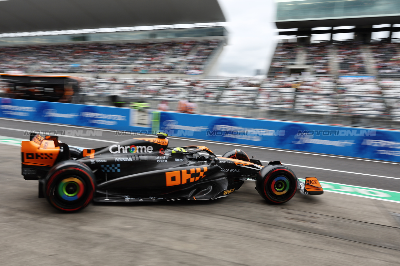 GP GIAPPONE, Lando Norris (GBR) McLaren MCL60 leaves the pits.

22.09.2023. Formula 1 World Championship, Rd 17, Japanese Grand Prix, Suzuka, Japan, Practice Day.

- www.xpbimages.com, EMail: requests@xpbimages.com © Copyright: Moy / XPB Images