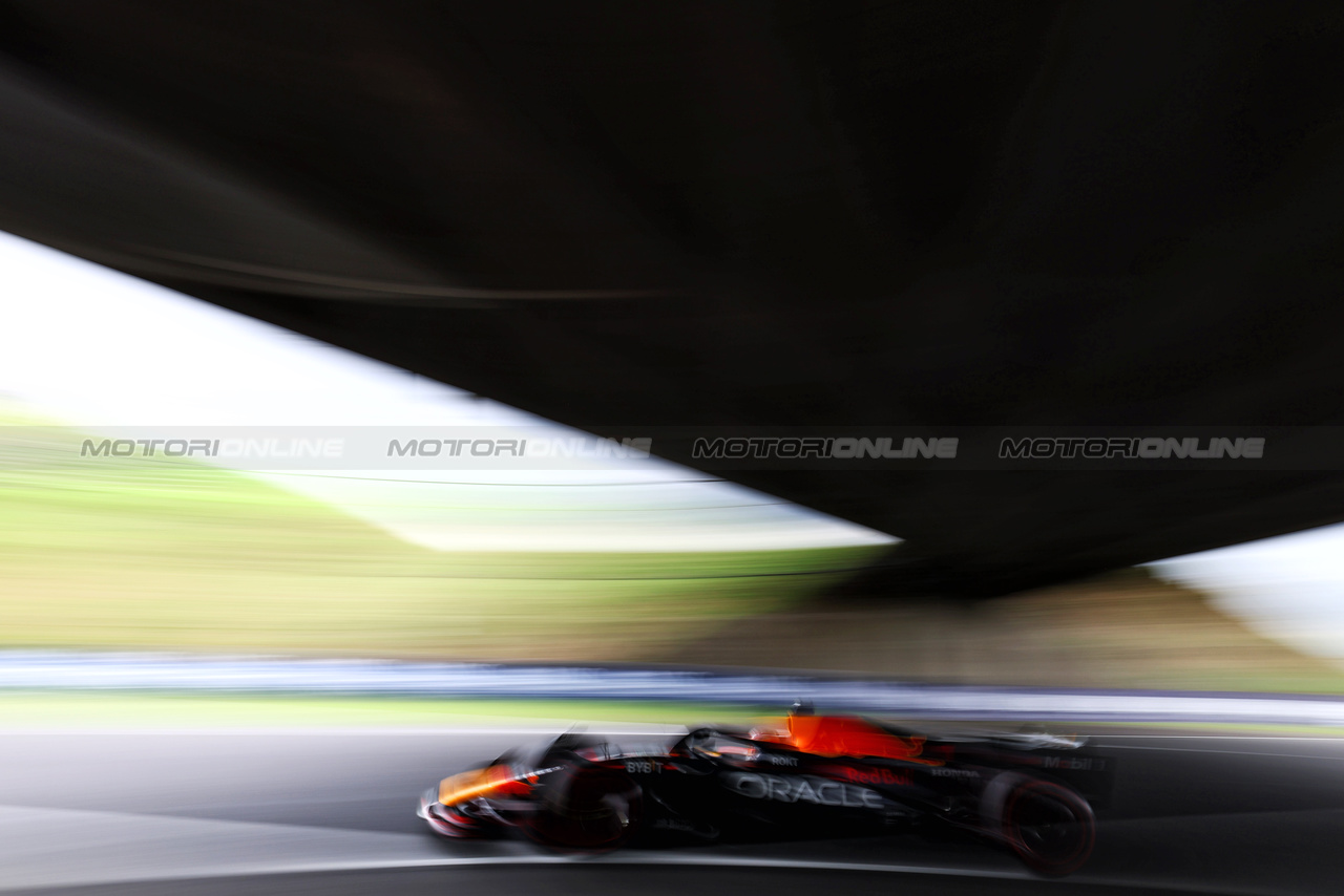 GP GIAPPONE, Max Verstappen (NLD) Red Bull Racing RB19.

22.09.2023. Formula 1 World Championship, Rd 17, Japanese Grand Prix, Suzuka, Japan, Practice Day.

 - www.xpbimages.com, EMail: requests@xpbimages.com © Copyright: Coates / XPB Images