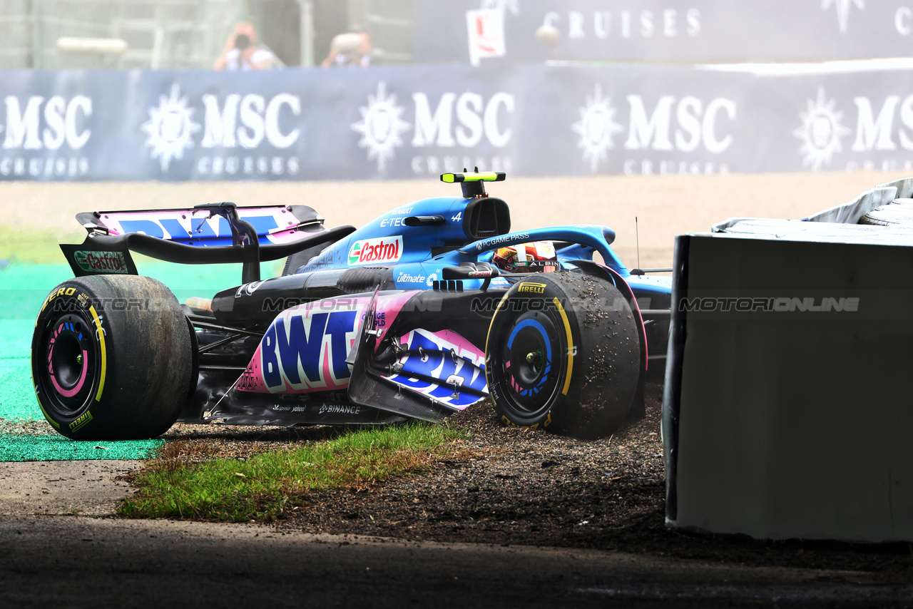 GP GIAPPONE, Pierre Gasly (FRA) Alpine F1 Team A523 crashed in the second practice session.

22.09.2023. Formula 1 World Championship, Rd 17, Japanese Grand Prix, Suzuka, Japan, Practice Day.

 - www.xpbimages.com, EMail: requests@xpbimages.com © Copyright: Coates / XPB Images