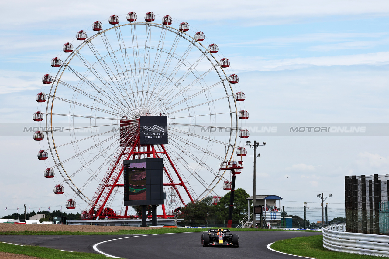 GP GIAPPONE, Max Verstappen (NLD) Red Bull Racing RB19.

22.09.2023. Formula 1 World Championship, Rd 17, Japanese Grand Prix, Suzuka, Japan, Practice Day.

- www.xpbimages.com, EMail: requests@xpbimages.com © Copyright: Moy / XPB Images