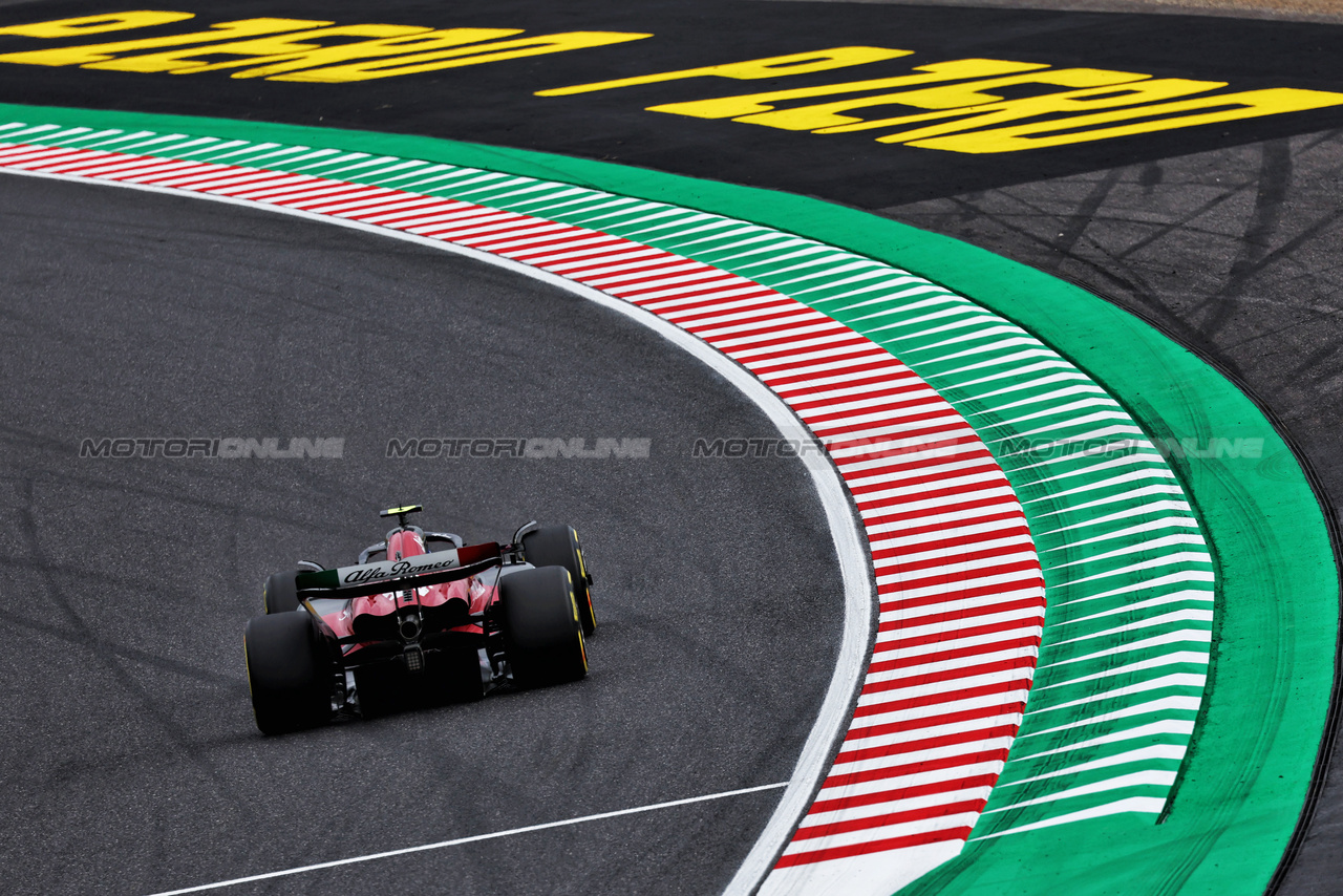 GP GIAPPONE, Zhou Guanyu (CHN) Alfa Romeo F1 Team C43.



22.09.2023. Formula 1 World Championship, Rd 17, Japanese Grand Prix, Suzuka, Japan, Practice Day.

- www.xpbimages.com, EMail: requests@xpbimages.com © Copyright: Moy / XPB Images