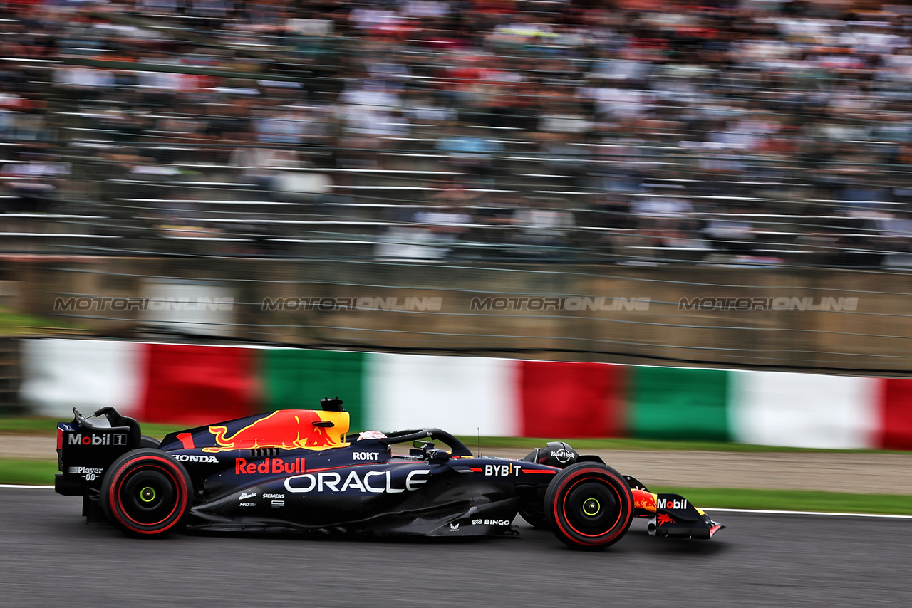GP GIAPPONE, Max Verstappen (NLD) Red Bull Racing RB19.

22.09.2023. Formula 1 World Championship, Rd 17, Japanese Grand Prix, Suzuka, Japan, Practice Day.

- www.xpbimages.com, EMail: requests@xpbimages.com © Copyright: Moy / XPB Images