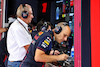 GP GIAPPONE, Gianpiero Lambiase (ITA) Red Bull Racing Engineer e Dr Helmut Marko (AUT) Red Bull Motorsport Consultant.
22.09.2023. Formula 1 World Championship, Rd 17, Japanese Grand Prix, Suzuka, Japan, Practice Day.
- www.xpbimages.com, EMail: requests@xpbimages.com © Copyright: Moy / XPB Images