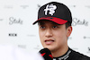 GP GIAPPONE, Zhou Guanyu (CHN) Alfa Romeo F1 Team with the media.
22.09.2023. Formula 1 World Championship, Rd 17, Japanese Grand Prix, Suzuka, Japan, Practice Day.
- www.xpbimages.com, EMail: requests@xpbimages.com © Copyright: Moy / XPB Images