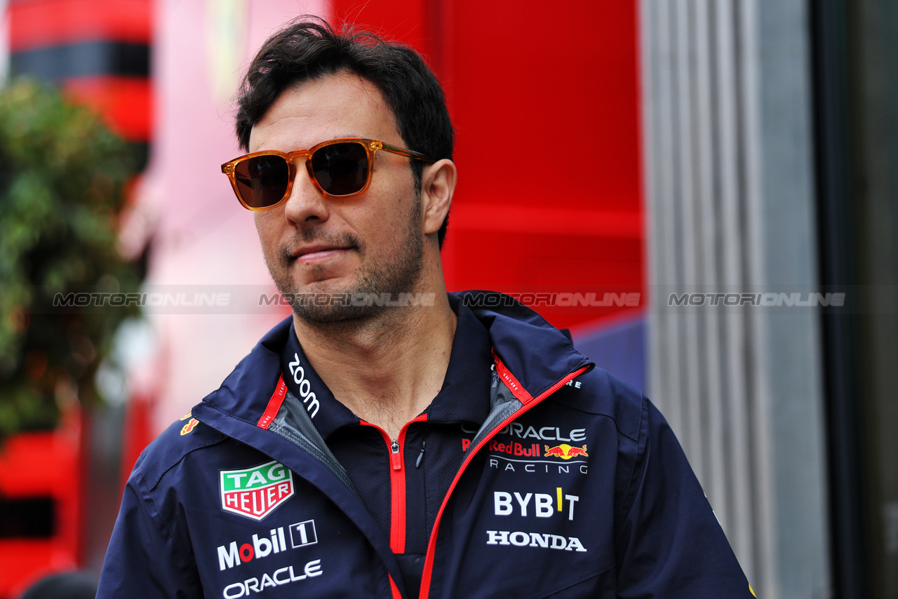 GP GRAN BRETAGNA, Sergio Perez (MEX) Red Bull Racing.

09.07.2023. Formula 1 World Championship, Rd 11, British Grand Prix, Silverstone, England, Gara Day.

- www.xpbimages.com, EMail: requests@xpbimages.com © Copyright: Bearne / XPB Images