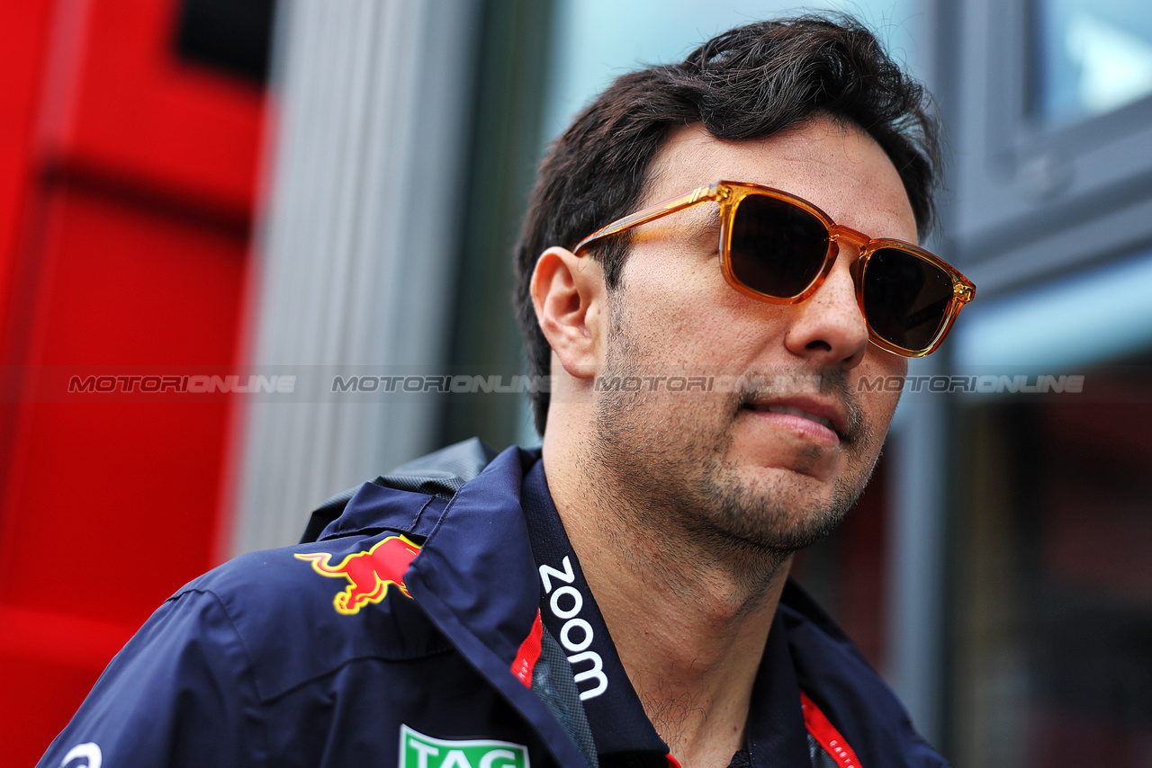 GP GRAN BRETAGNA, Sergio Perez (MEX) Red Bull Racing.

09.07.2023. Formula 1 World Championship, Rd 11, British Grand Prix, Silverstone, England, Gara Day.

- www.xpbimages.com, EMail: requests@xpbimages.com © Copyright: Bearne / XPB Images