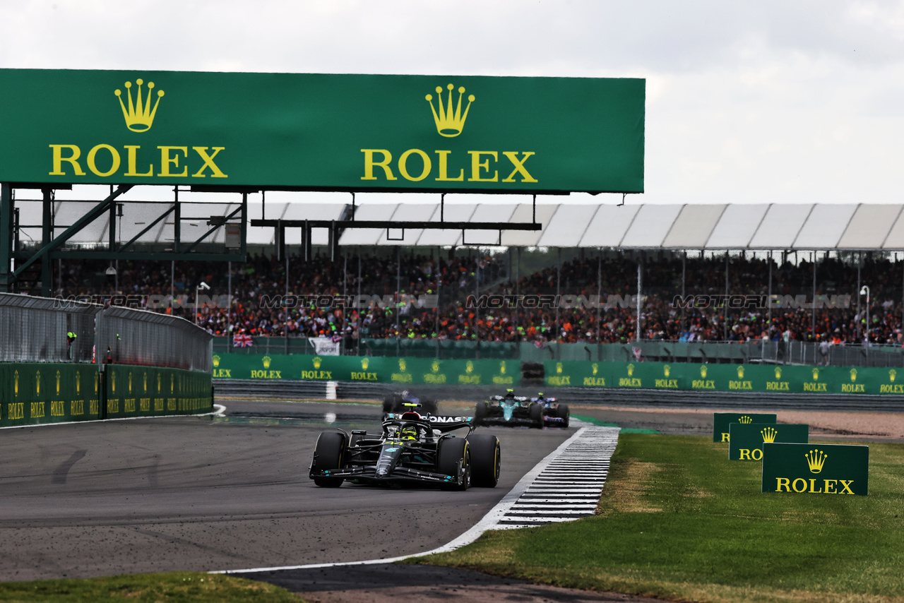 GP GRAN BRETAGNA, Lewis Hamilton (GBR) Mercedes AMG F1 W14.

09.07.2023. Formula 1 World Championship, Rd 11, British Grand Prix, Silverstone, England, Gara Day.

- www.xpbimages.com, EMail: requests@xpbimages.com © Copyright: Staley / XPB Images