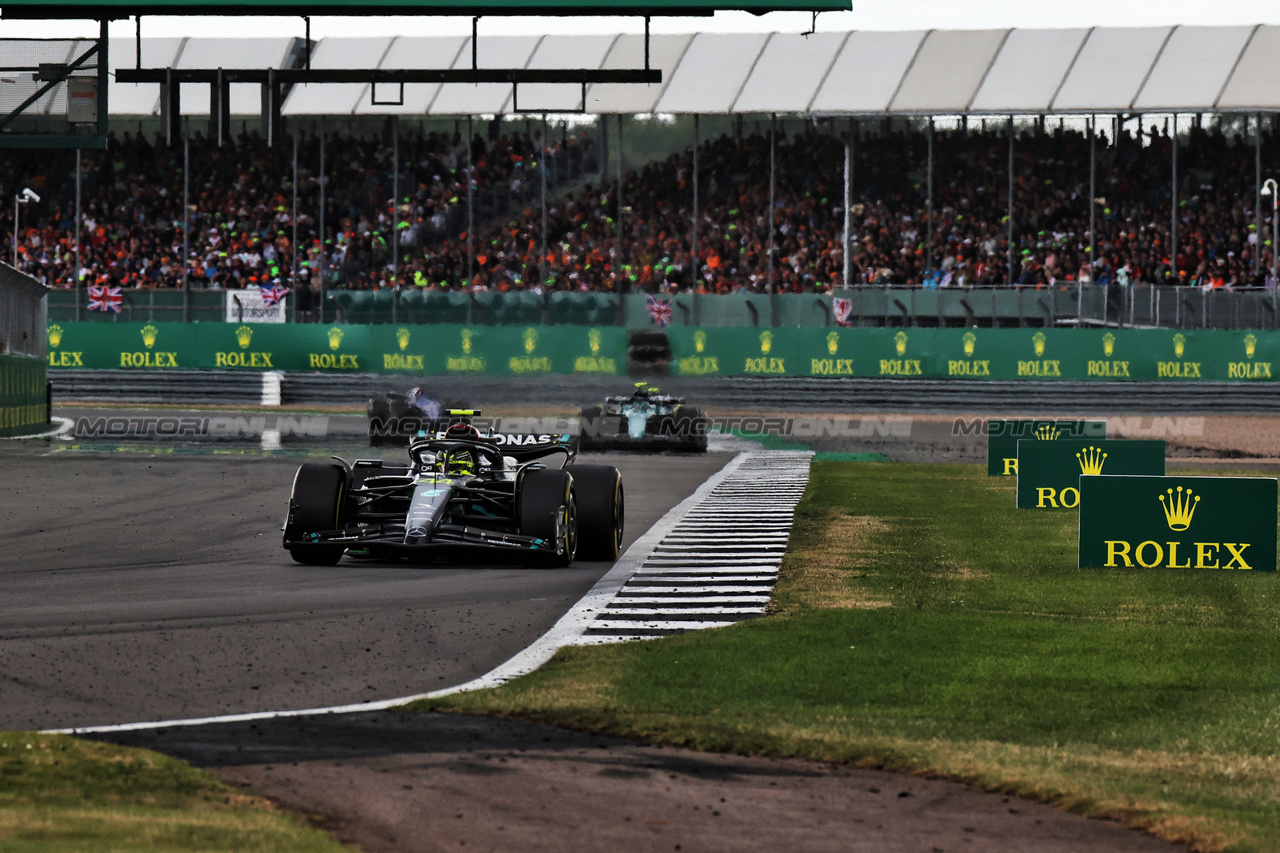 GP GRAN BRETAGNA, Lewis Hamilton (GBR) Mercedes AMG F1 W14.

09.07.2023. Formula 1 World Championship, Rd 11, British Grand Prix, Silverstone, England, Gara Day.

- www.xpbimages.com, EMail: requests@xpbimages.com © Copyright: Staley / XPB Images