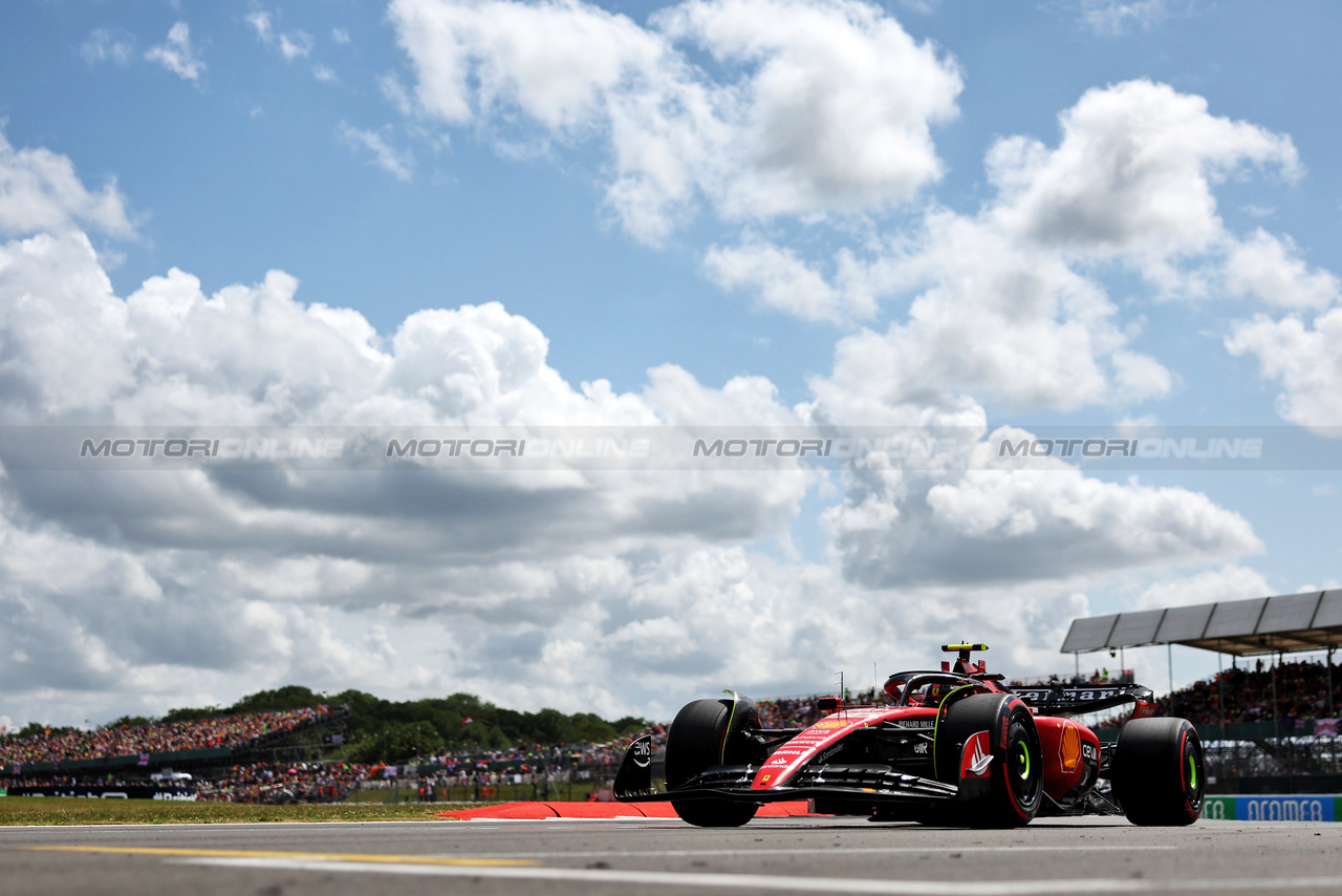 GP GRAN BRETAGNA, Carlos Sainz Jr (ESP) Ferrari SF-23 on the grid.

09.07.2023. Formula 1 World Championship, Rd 11, British Grand Prix, Silverstone, England, Gara Day.

- www.xpbimages.com, EMail: requests@xpbimages.com © Copyright: Bearne / XPB Images