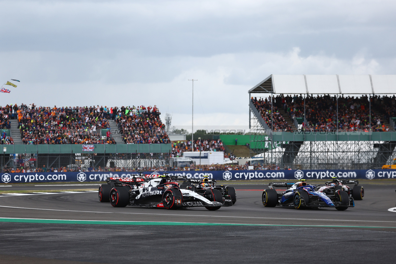 GP GRAN BRETAGNA, Nico Hulkenberg (GER) Haas VF-23 e Logan Sargeant (USA) Williams Racing FW45 at the partenza of the race.

09.07.2023. Formula 1 World Championship, Rd 11, British Grand Prix, Silverstone, England, Gara Day.

 - www.xpbimages.com, EMail: requests@xpbimages.com © Copyright: Coates / XPB Images