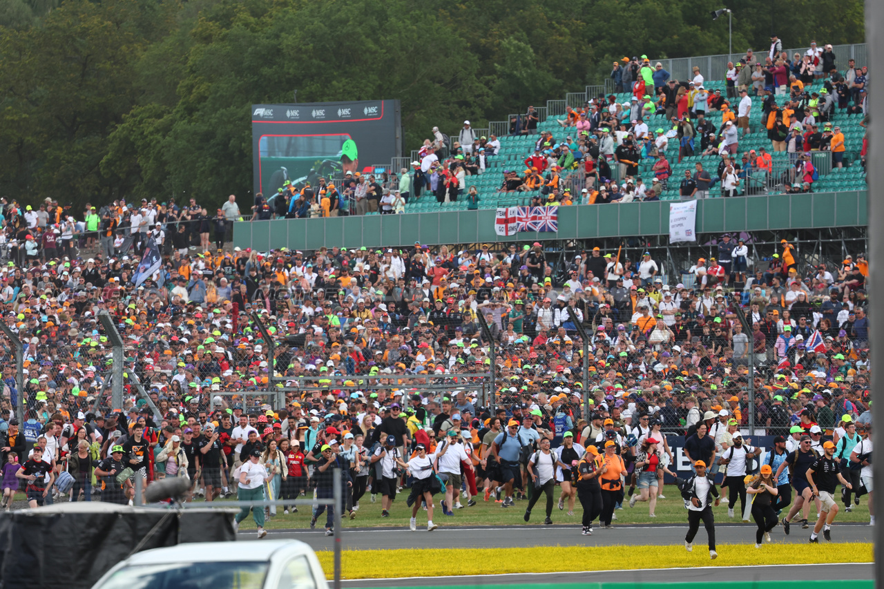GP GRAN BRETAGNA, Gara fans.
09.07.2023. Formula 1 World Championship, Rd 11, British Grand Prix, Silverstone, England, Gara Day.
- www.xpbimages.com, EMail: requests@xpbimages.com © Copyright: Batchelor / XPB Images