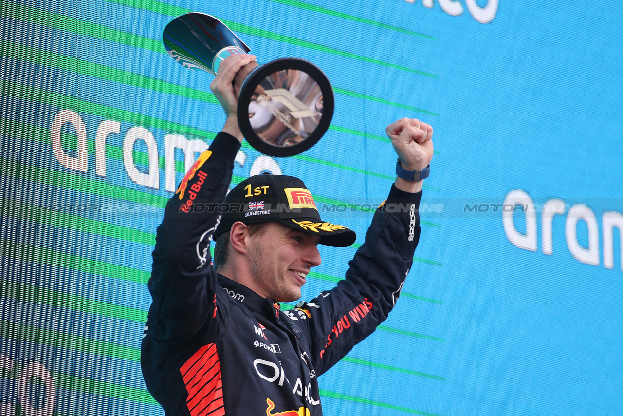 GP GRAN BRETAGNA, Gara winner Max Verstappen (NLD) Red Bull Racing celebrates on the podium.

09.07.2023. Formula 1 World Championship, Rd 11, British Grand Prix, Silverstone, England, Gara Day.

- www.xpbimages.com, EMail: requests@xpbimages.com © Copyright: Staley / XPB Images