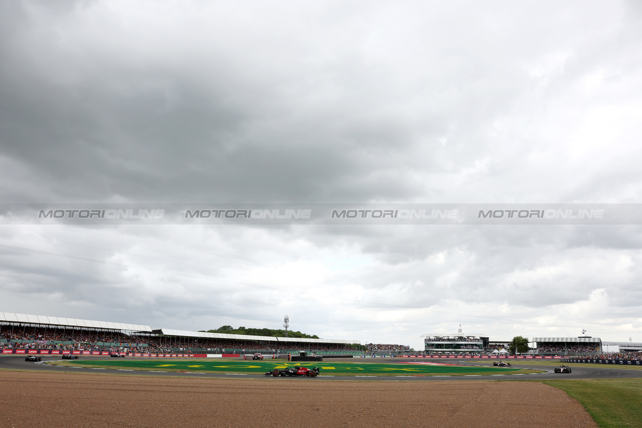 GP GRAN BRETAGNA, Zhou Guanyu (CHN) Alfa Romeo F1 Team C43.

09.07.2023. Formula 1 World Championship, Rd 11, British Grand Prix, Silverstone, England, Gara Day.

- www.xpbimages.com, EMail: requests@xpbimages.com © Copyright: Bearne / XPB Images