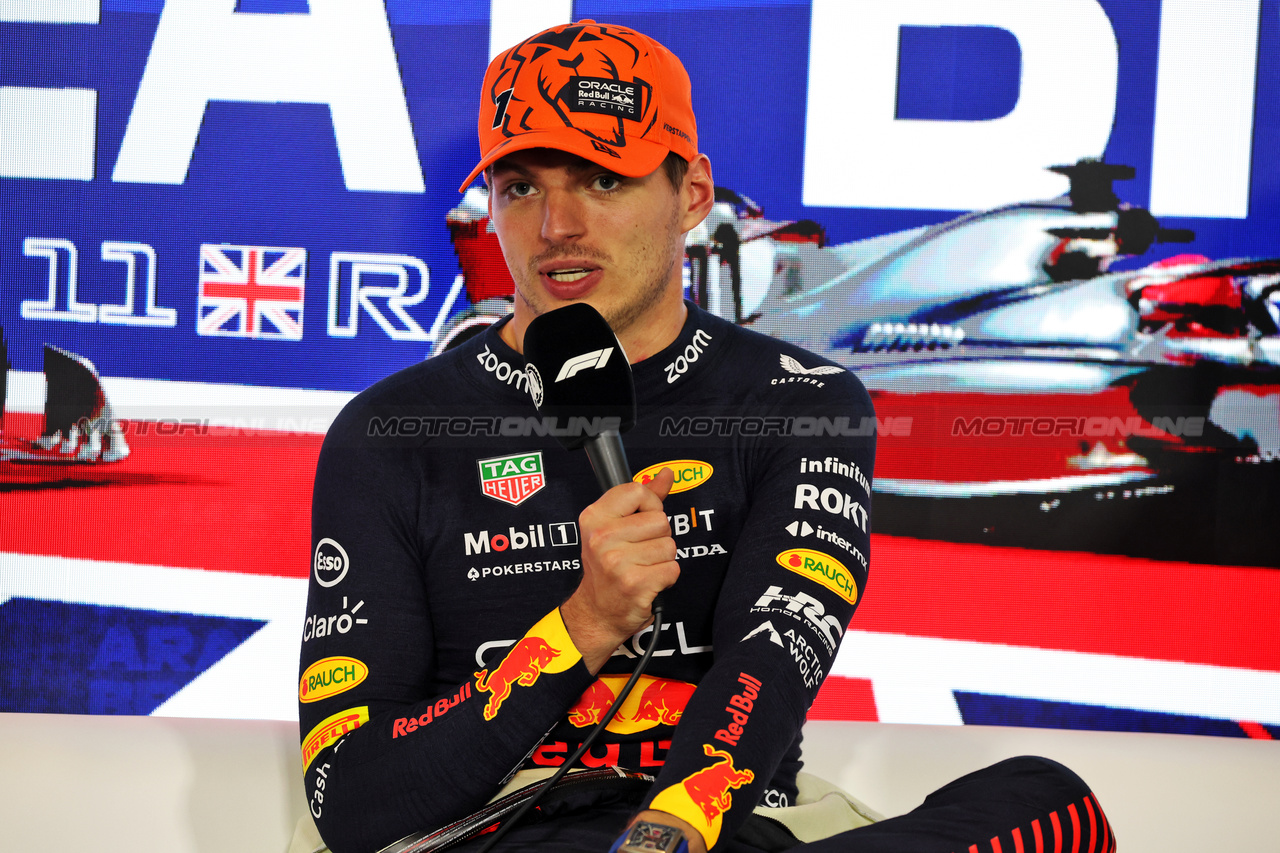 GP GRAN BRETAGNA, Max Verstappen (NLD) Red Bull Racing in the post race FIA Press Conference.

09.07.2023. Formula 1 World Championship, Rd 11, British Grand Prix, Silverstone, England, Gara Day.

- www.xpbimages.com, EMail: requests@xpbimages.com © Copyright: Bearne / XPB Images