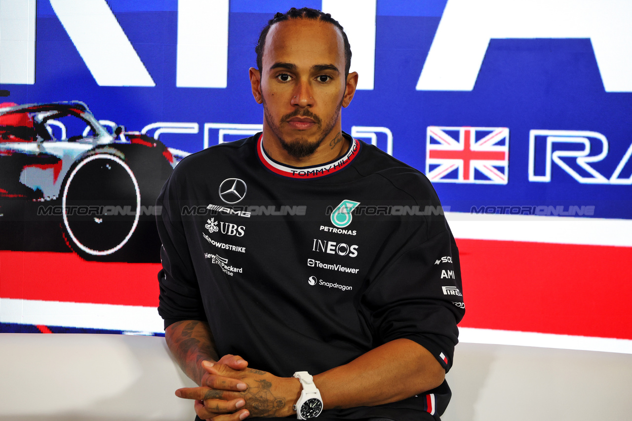 GP GRAN BRETAGNA, Lewis Hamilton (GBR) Mercedes AMG F1 in the post race FIA Press Conference.

09.07.2023. Formula 1 World Championship, Rd 11, British Grand Prix, Silverstone, England, Gara Day.

- www.xpbimages.com, EMail: requests@xpbimages.com © Copyright: Bearne / XPB Images