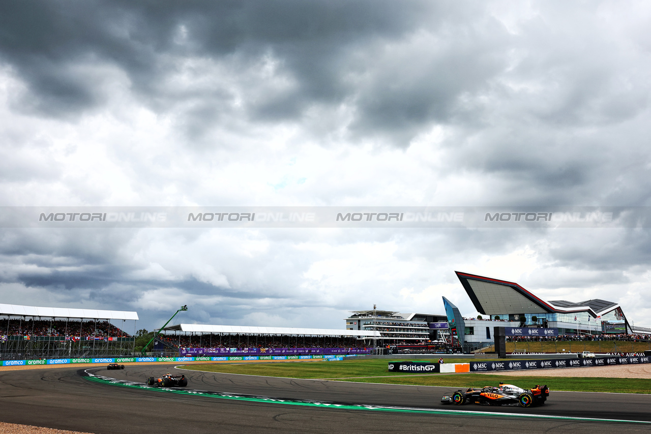 GP GRAN BRETAGNA, Oscar Piastri (AUS) McLaren MCL60.

09.07.2023. Formula 1 World Championship, Rd 11, British Grand Prix, Silverstone, England, Gara Day.

- www.xpbimages.com, EMail: requests@xpbimages.com © Copyright: Charniaux / XPB Images