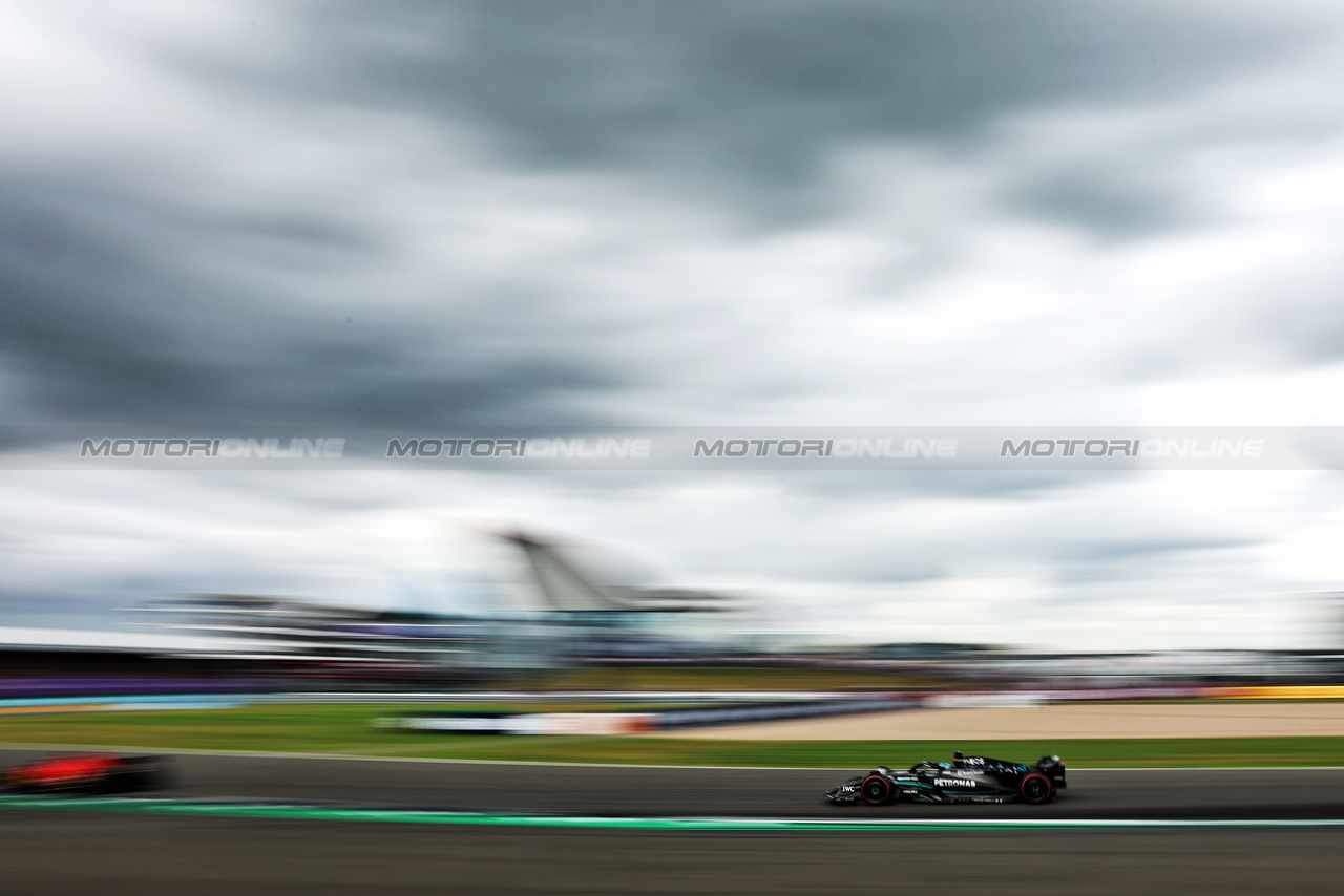 GP GRAN BRETAGNA, George Russell (GBR) Mercedes AMG F1 W14.

09.07.2023. Formula 1 World Championship, Rd 11, British Grand Prix, Silverstone, England, Gara Day.

- www.xpbimages.com, EMail: requests@xpbimages.com © Copyright: Charniaux / XPB Images