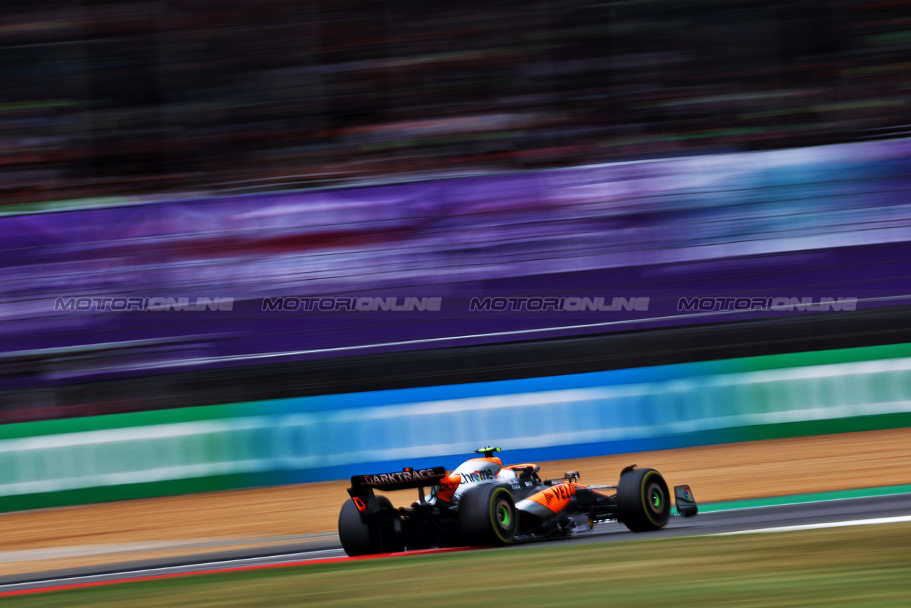 GP GRAN BRETAGNA, Lando Norris (GBR) McLaren MCL60.

09.07.2023. Formula 1 World Championship, Rd 11, British Grand Prix, Silverstone, England, Gara Day.

- www.xpbimages.com, EMail: requests@xpbimages.com © Copyright: Charniaux / XPB Images