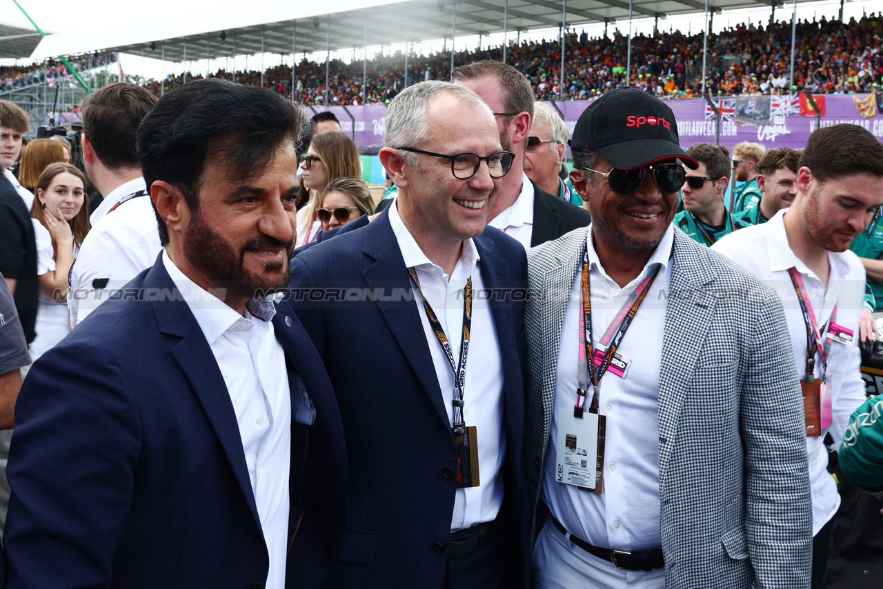 GP GRAN BRETAGNA, Mohammed Bin Sulayem (UAE) FIA President e Stefano Domenicali (ITA) Formula One President e CEO on the grid.

09.07.2023. Formula 1 World Championship, Rd 11, British Grand Prix, Silverstone, England, Gara Day.

 - www.xpbimages.com, EMail: requests@xpbimages.com © Copyright: Coates / XPB Images