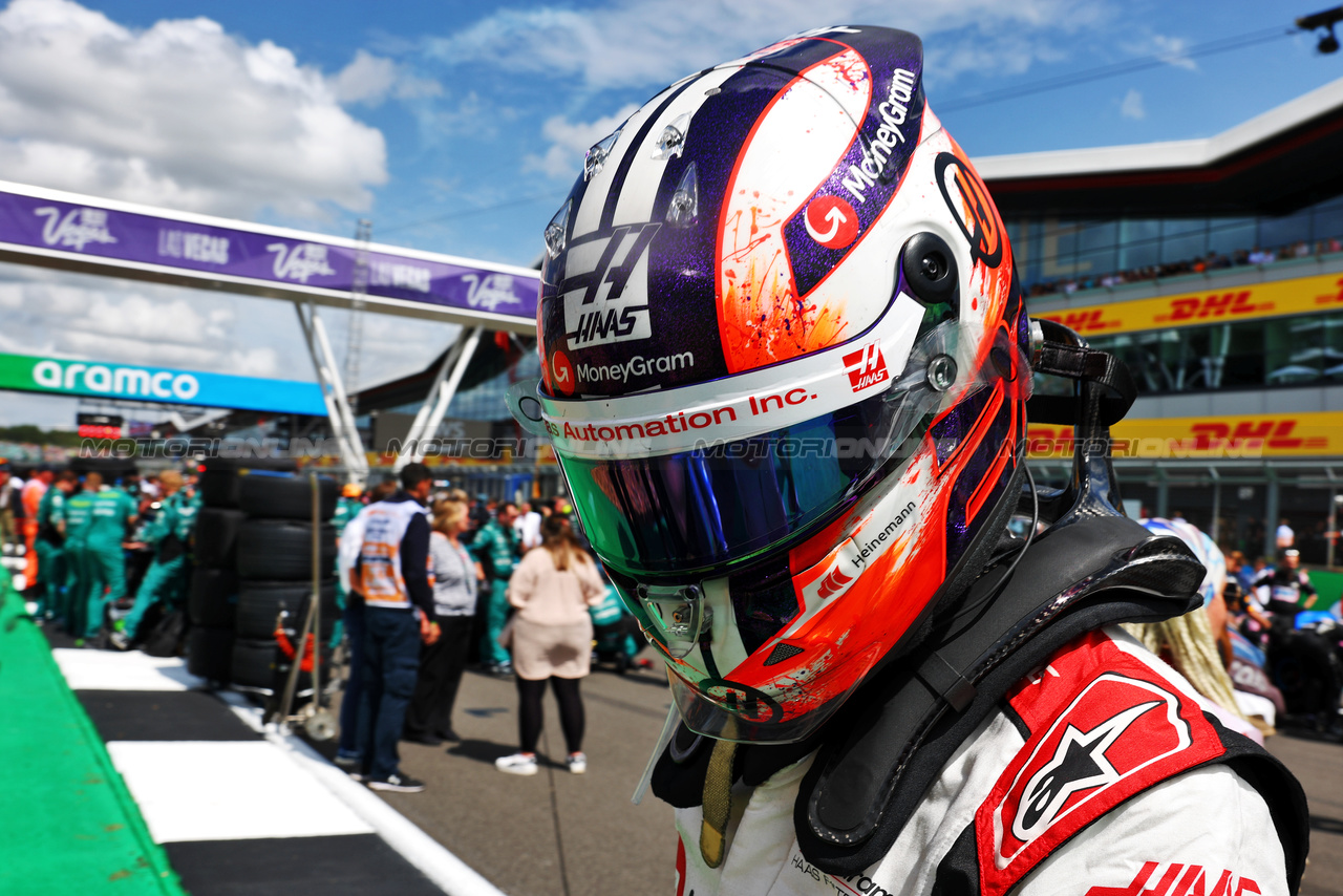 GP GRAN BRETAGNA, Kevin Magnussen (DEN) Haas F1 Team on the grid.

09.07.2023. Formula 1 World Championship, Rd 11, British Grand Prix, Silverstone, England, Gara Day.

 - www.xpbimages.com, EMail: requests@xpbimages.com © Copyright: Coates / XPB Images