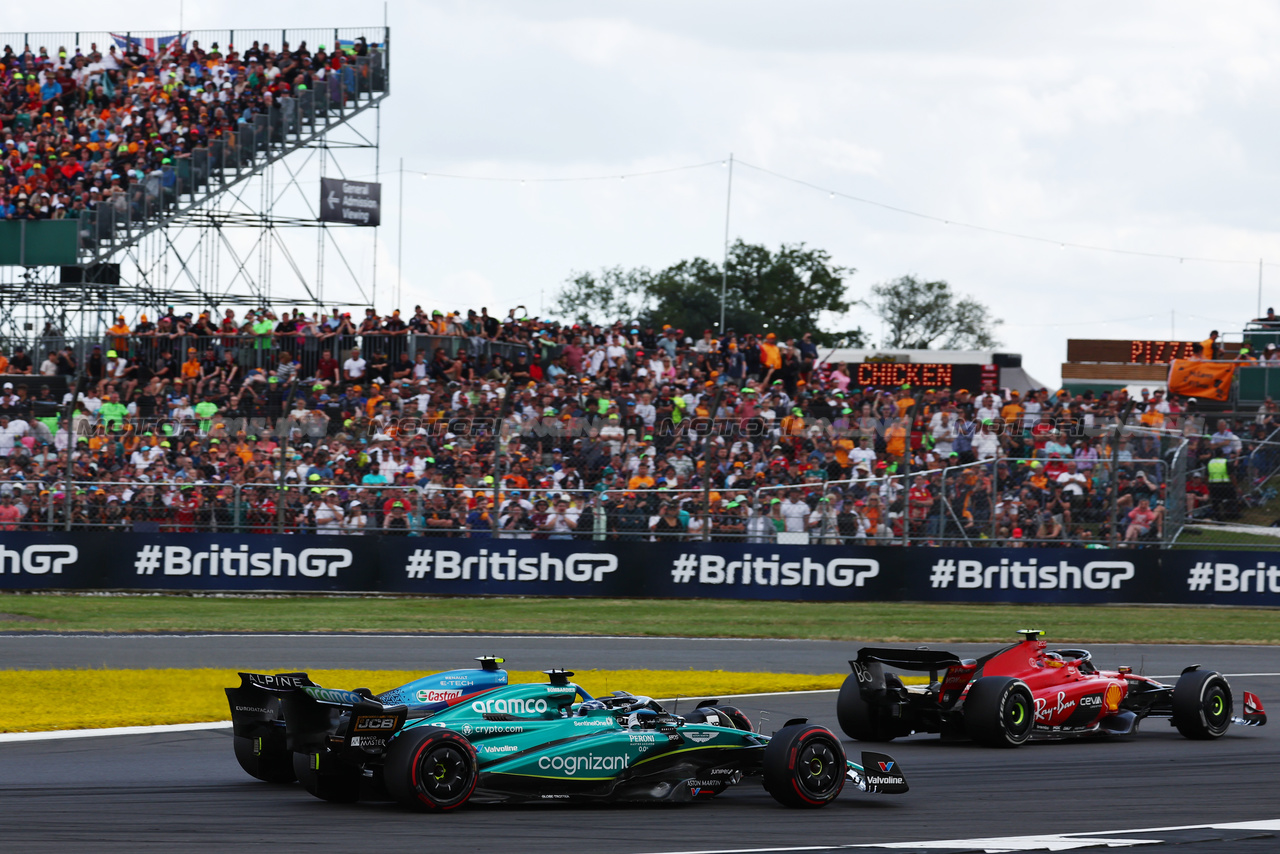 GP GRAN BRETAGNA, Lance Stroll (CDN) Aston Martin F1 Team AMR23 e Pierre Gasly (FRA) Alpine F1 Team A523 battle for position.

09.07.2023. Formula 1 World Championship, Rd 11, British Grand Prix, Silverstone, England, Gara Day.

 - www.xpbimages.com, EMail: requests@xpbimages.com © Copyright: Coates / XPB Images