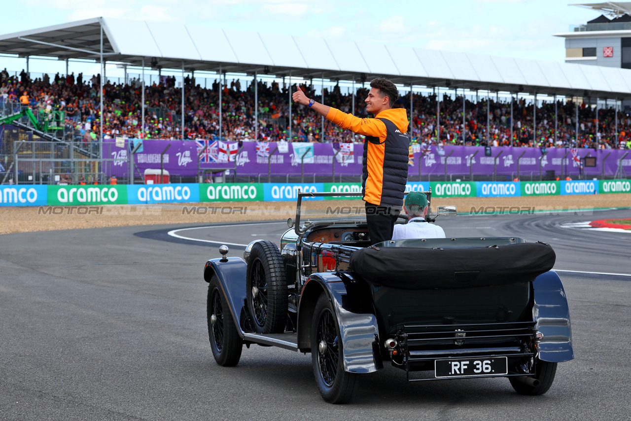 GP GRAN BRETAGNA, Lando Norris (GBR) McLaren on the drivers' parade.

09.07.2023. Formula 1 World Championship, Rd 11, British Grand Prix, Silverstone, England, Gara Day.

 - www.xpbimages.com, EMail: requests@xpbimages.com © Copyright: Coates / XPB Images