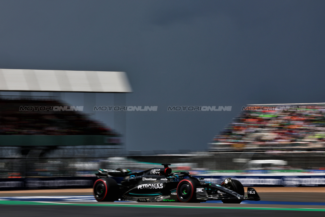 GP GRAN BRETAGNA, George Russell (GBR) Mercedes AMG F1 W14.

09.07.2023. Formula 1 World Championship, Rd 11, British Grand Prix, Silverstone, England, Gara Day.

 - www.xpbimages.com, EMail: requests@xpbimages.com © Copyright: Coates / XPB Images