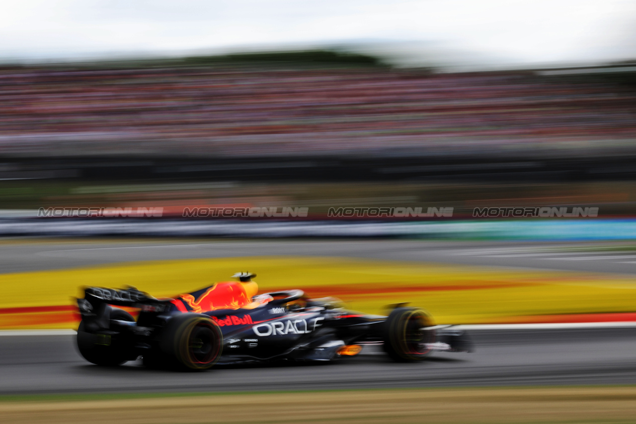 GP GRAN BRETAGNA, Max Verstappen (NLD) Red Bull Racing RB19.

09.07.2023. Formula 1 World Championship, Rd 11, British Grand Prix, Silverstone, England, Gara Day.

 - www.xpbimages.com, EMail: requests@xpbimages.com © Copyright: Rew / XPB Images