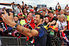 GP GRAN BRETAGNA, Daniel Ricciardo (AUS) Red Bull Racing Reserve e Third Driver with fans.
09.07.2023. Formula 1 World Championship, Rd 11, British Grand Prix, Silverstone, England, Gara Day.
 - www.xpbimages.com, EMail: requests@xpbimages.com © Copyright: Rew / XPB Images