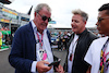 GP GRAN BRETAGNA, (L to R): Jeremy Clarkson (GBR) with Gordon Ramsey (GBR) Celebrity Chef on the grid.
09.07.2023. Formula 1 World Championship, Rd 11, British Grand Prix, Silverstone, England, Gara Day.
- www.xpbimages.com, EMail: requests@xpbimages.com © Copyright: Batchelor / XPB Images