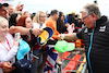 GP GRAN BRETAGNA, Otmar Szafnauer (USA) Alpine F1 Team, Team Principal with fans.
09.07.2023. Formula 1 World Championship, Rd 11, British Grand Prix, Silverstone, England, Gara Day.
 - www.xpbimages.com, EMail: requests@xpbimages.com © Copyright: Coates / XPB Images