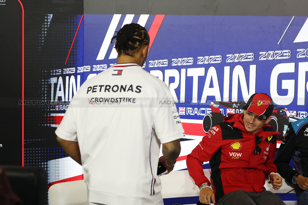 GP GRAN BRETAGNA, Lewis Hamilton (GBR) Mercedes AMG F1 in the FIA Press Conference.

06.07.2023. Formula 1 World Championship, Rd 11, British Grand Prix, Silverstone, England, Preparation Day.

- www.xpbimages.com, EMail: requests@xpbimages.com © Copyright: Bearne / XPB Images