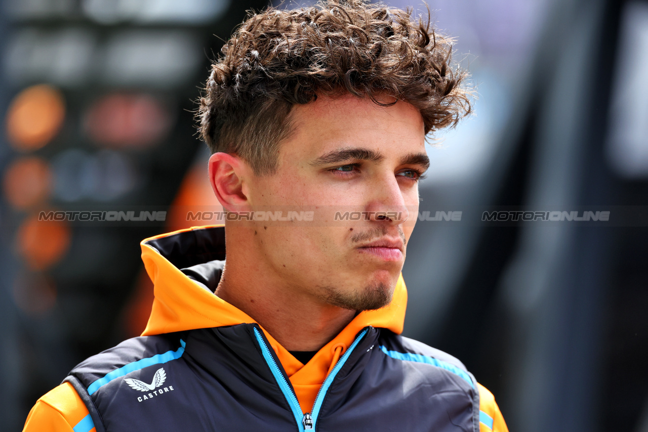 GP GRAN BRETAGNA, Lando Norris (GBR) McLaren.

06.07.2023. Formula 1 World Championship, Rd 11, British Grand Prix, Silverstone, England, Preparation Day.

 - www.xpbimages.com, EMail: requests@xpbimages.com © Copyright: Coates / XPB Images