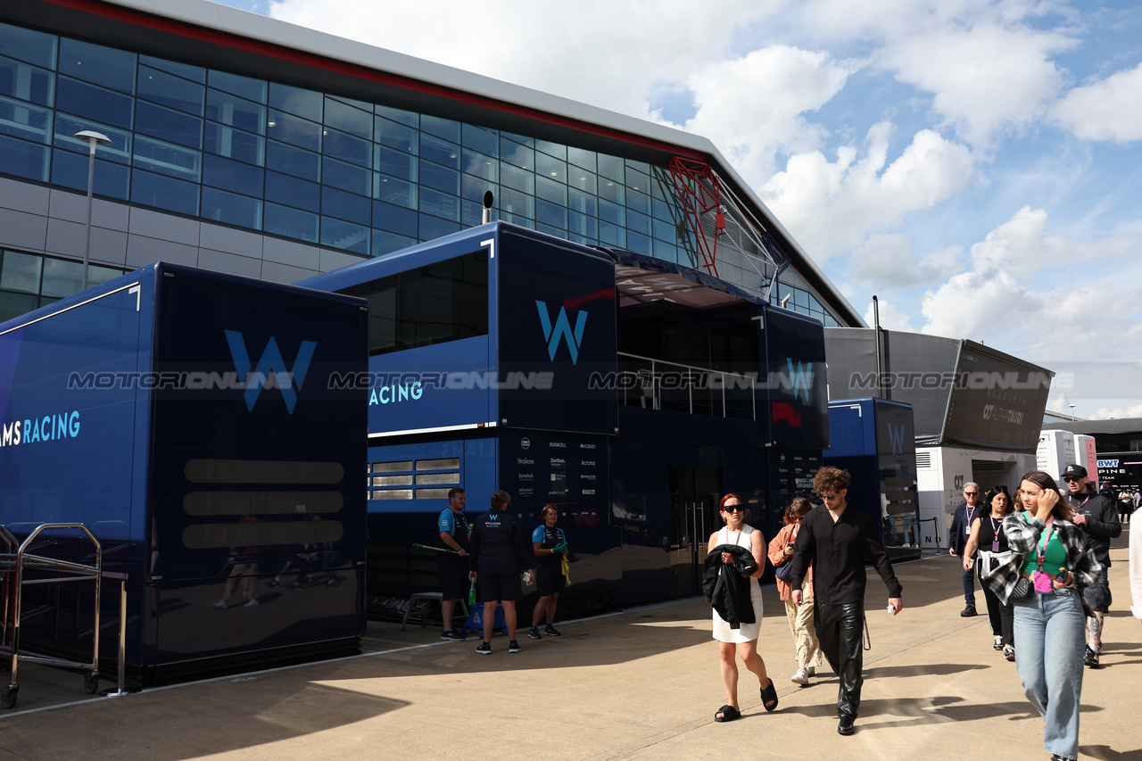 GP GRAN BRETAGNA, Williams Racing trucks in the paddock.

06.07.2023. Formula 1 World Championship, Rd 11, British Grand Prix, Silverstone, England, Preparation Day.

 - www.xpbimages.com, EMail: requests@xpbimages.com © Copyright: Rew / XPB Images