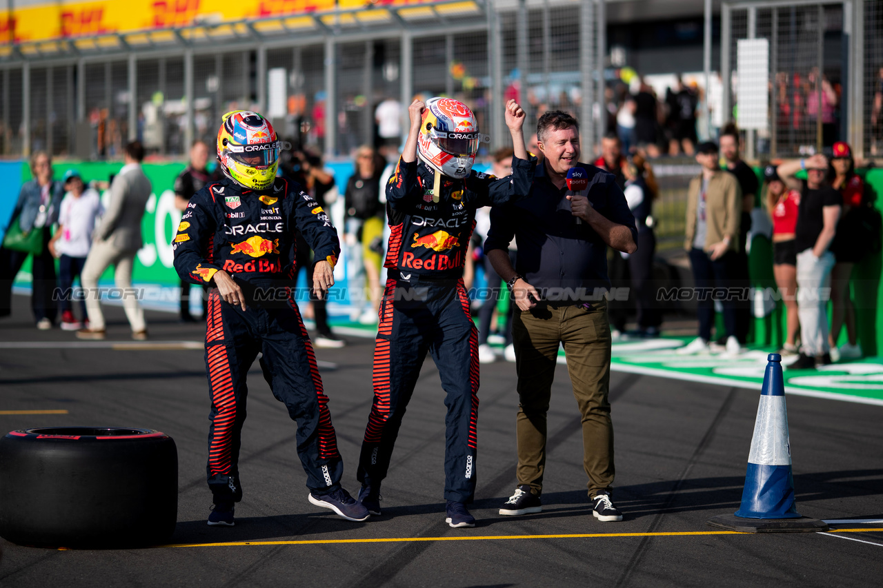 GP GRAN BRETAGNA, NOT Sergio Perez (MEX) Red Bull Racing e Max Verstappen (NLD) Red Bull Racing with David Croft (GBR) Sky Sports Commentator.

06.07.2023. Formula 1 World Championship, Rd 11, British Grand Prix, Silverstone, England, Preparation Day.

- www.xpbimages.com, EMail: requests@xpbimages.com © Copyright: Staley / XPB Images