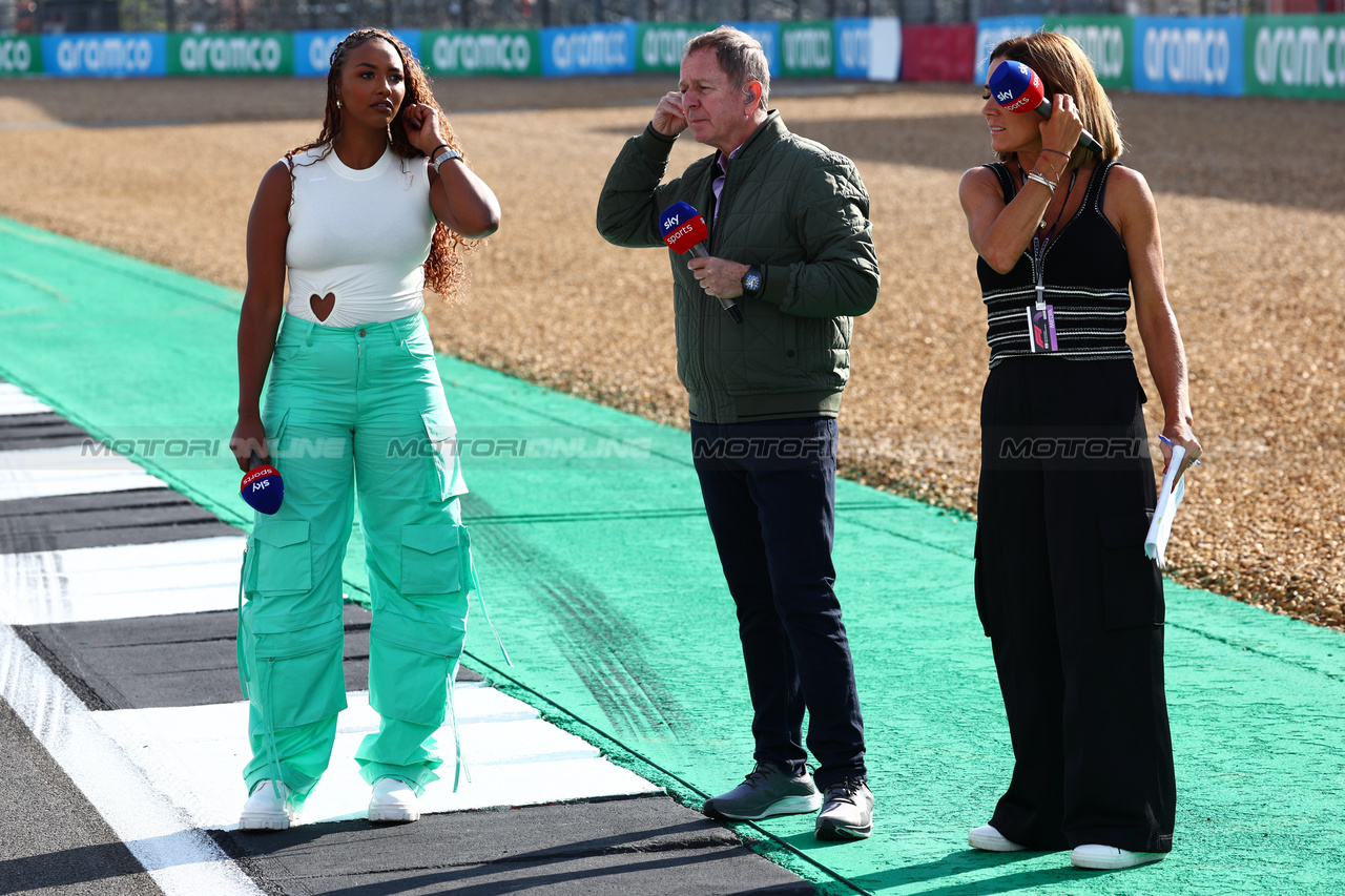GP GRAN BRETAGNA, (L to R): Naomi Schiff (RWA) / (BEL) Sky Sports F1 Presenter with Martin Brundle (GBR) Sky Sports Commentator e Natalie Pinkham (GBR) Sky Sports Presenter.

06.07.2023. Formula 1 World Championship, Rd 11, British Grand Prix, Silverstone, England, Preparation Day.

 - www.xpbimages.com, EMail: requests@xpbimages.com © Copyright: Coates / XPB Images