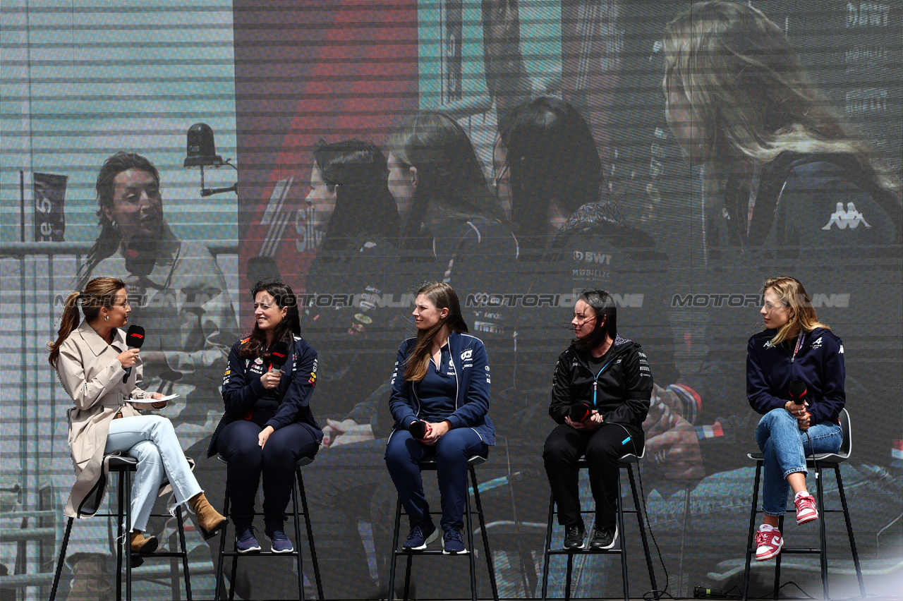 GP GRAN BRETAGNA, Women in Motorsport on the FanZone Stage (L to R): Hannah Schmitz (GBR) Red Bull Racing Principal Strategy Engineer; Carine Cridelich, AlphaTauri Gara Strategy Engineer; Ellie Williams (GBR) Alpine F1 Team Sub Assembly Coordinator; Sophia Florsch (GER) Alpine Academy Driver.

06.07.2023. Formula 1 World Championship, Rd 11, British Grand Prix, Silverstone, England, Preparation Day.

- www.xpbimages.com, EMail: requests@xpbimages.com © Copyright: Charniaux / XPB Images