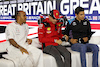 GP GRAN BRETAGNA, (L to R): Lewis Hamilton (GBR) Mercedes AMG F1 with Charles Leclerc (MON) Ferrari e Esteban Ocon (FRA) Alpine F1 Team in the FIA Press Conference.
06.07.2023. Formula 1 World Championship, Rd 11, British Grand Prix, Silverstone, England, Preparation Day.
- www.xpbimages.com, EMail: requests@xpbimages.com © Copyright: Bearne / XPB Images