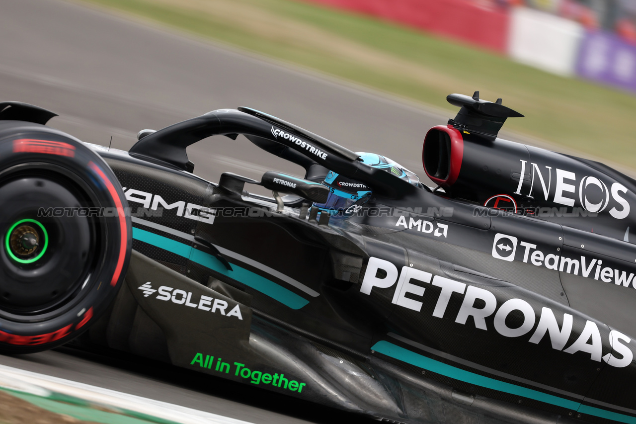 GP GRAN BRETAGNA, George Russell (GBR) Mercedes AMG F1 W14.

08.07.2023. Formula 1 World Championship, Rd 11, British Grand Prix, Silverstone, England, Qualifiche Day.

- www.xpbimages.com, EMail: requests@xpbimages.com © Copyright: Bearne / XPB Images