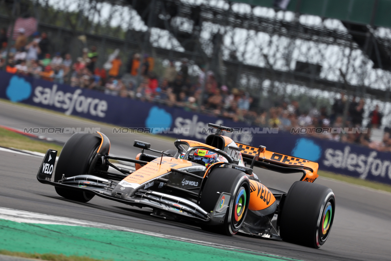 GP GRAN BRETAGNA, Oscar Piastri (AUS) McLaren MCL60.

08.07.2023. Formula 1 World Championship, Rd 11, British Grand Prix, Silverstone, England, Qualifiche Day.

- www.xpbimages.com, EMail: requests@xpbimages.com © Copyright: Bearne / XPB Images