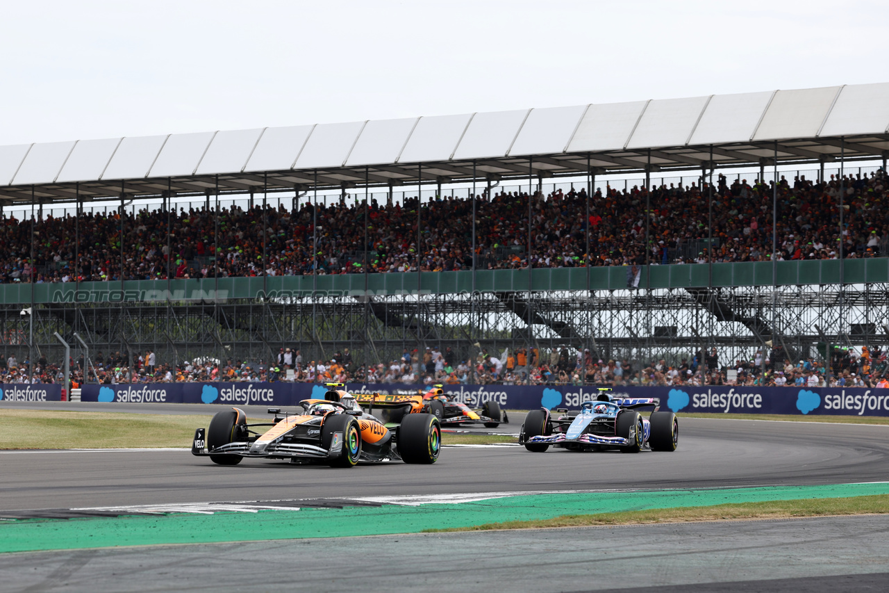 GP GRAN BRETAGNA, Lando Norris (GBR) McLaren MCL60.

08.07.2023. Formula 1 World Championship, Rd 11, British Grand Prix, Silverstone, England, Qualifiche Day.

- www.xpbimages.com, EMail: requests@xpbimages.com © Copyright: Bearne / XPB Images