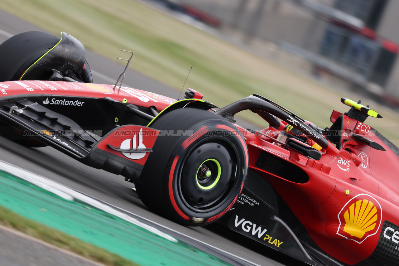 GP GRAN BRETAGNA, Carlos Sainz Jr (ESP) Ferrari SF-23.

08.07.2023. Formula 1 World Championship, Rd 11, British Grand Prix, Silverstone, England, Qualifiche Day.

- www.xpbimages.com, EMail: requests@xpbimages.com © Copyright: Bearne / XPB Images