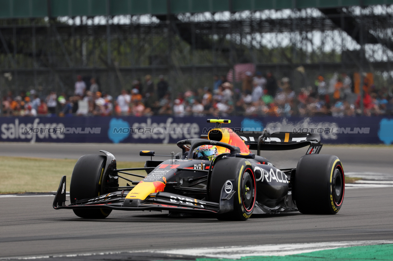 GP GRAN BRETAGNA, Sergio Perez (MEX) Red Bull Racing RB19.

08.07.2023. Formula 1 World Championship, Rd 11, British Grand Prix, Silverstone, England, Qualifiche Day.

- www.xpbimages.com, EMail: requests@xpbimages.com © Copyright: Bearne / XPB Images