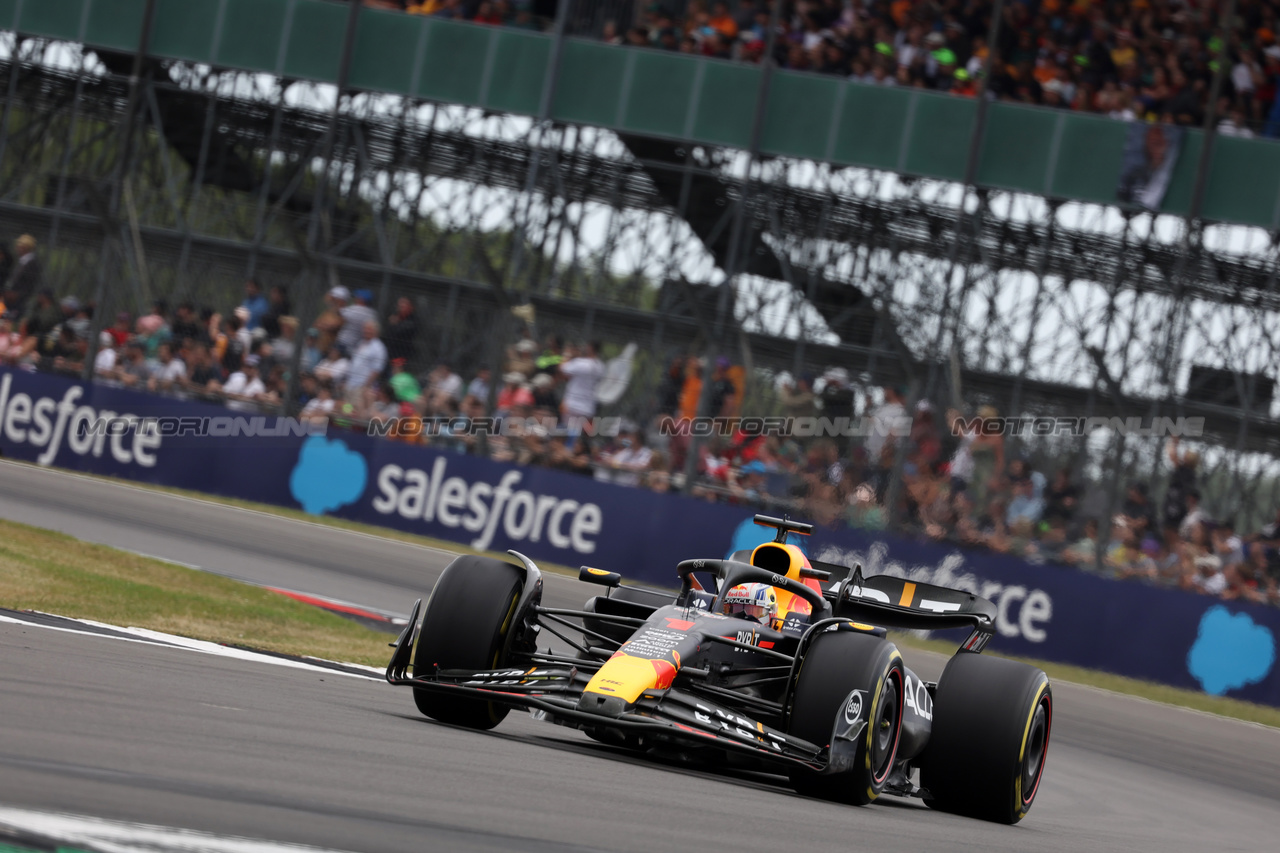 GP GRAN BRETAGNA, Max Verstappen (NLD) Red Bull Racing RB19.

08.07.2023. Formula 1 World Championship, Rd 11, British Grand Prix, Silverstone, England, Qualifiche Day.

- www.xpbimages.com, EMail: requests@xpbimages.com © Copyright: Bearne / XPB Images